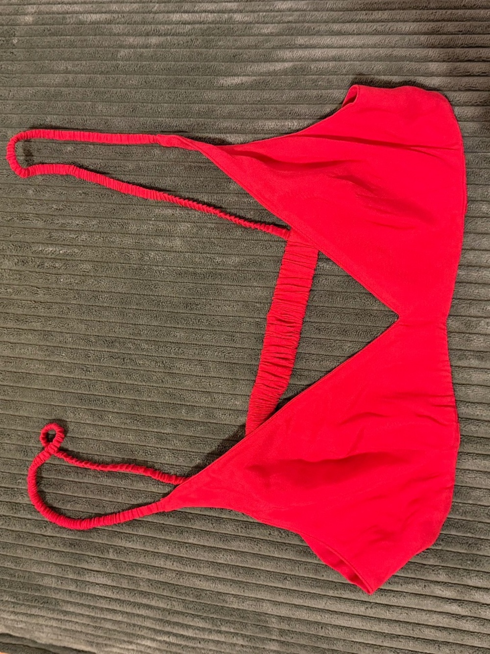 Scanlan Theodore Red Cutout Stretch Crop Top | Size M